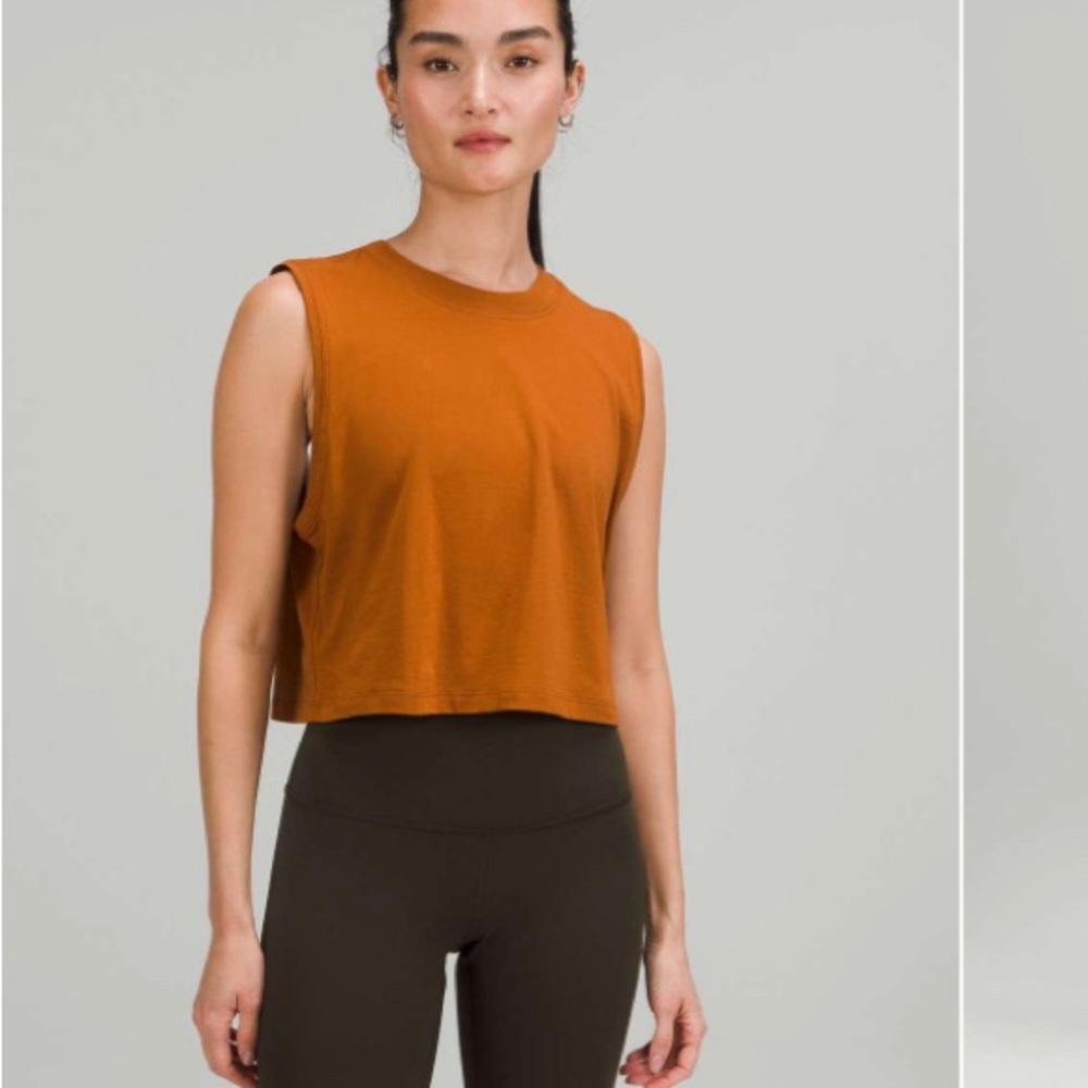 Size 4/6 Lululemon cropped tank